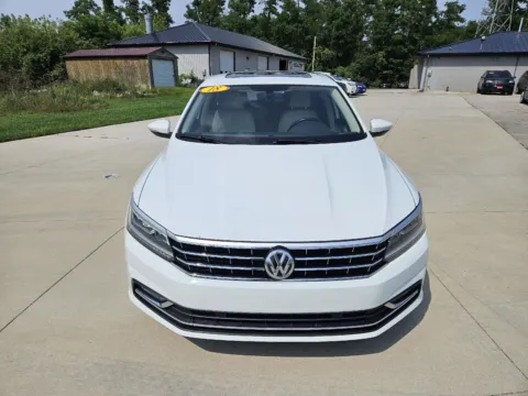 Photos of 2018 Volkswagen Passat 2.0T SE w/Technology for sale in Marion, IA at Houdek Auto Center
