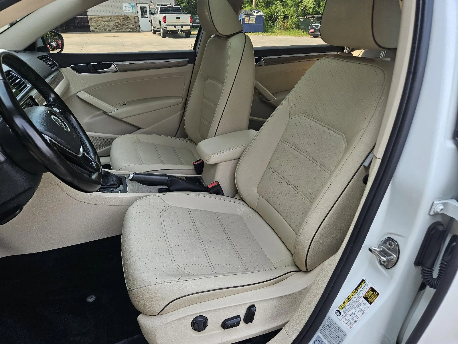 Volkswagen Passat photo 12