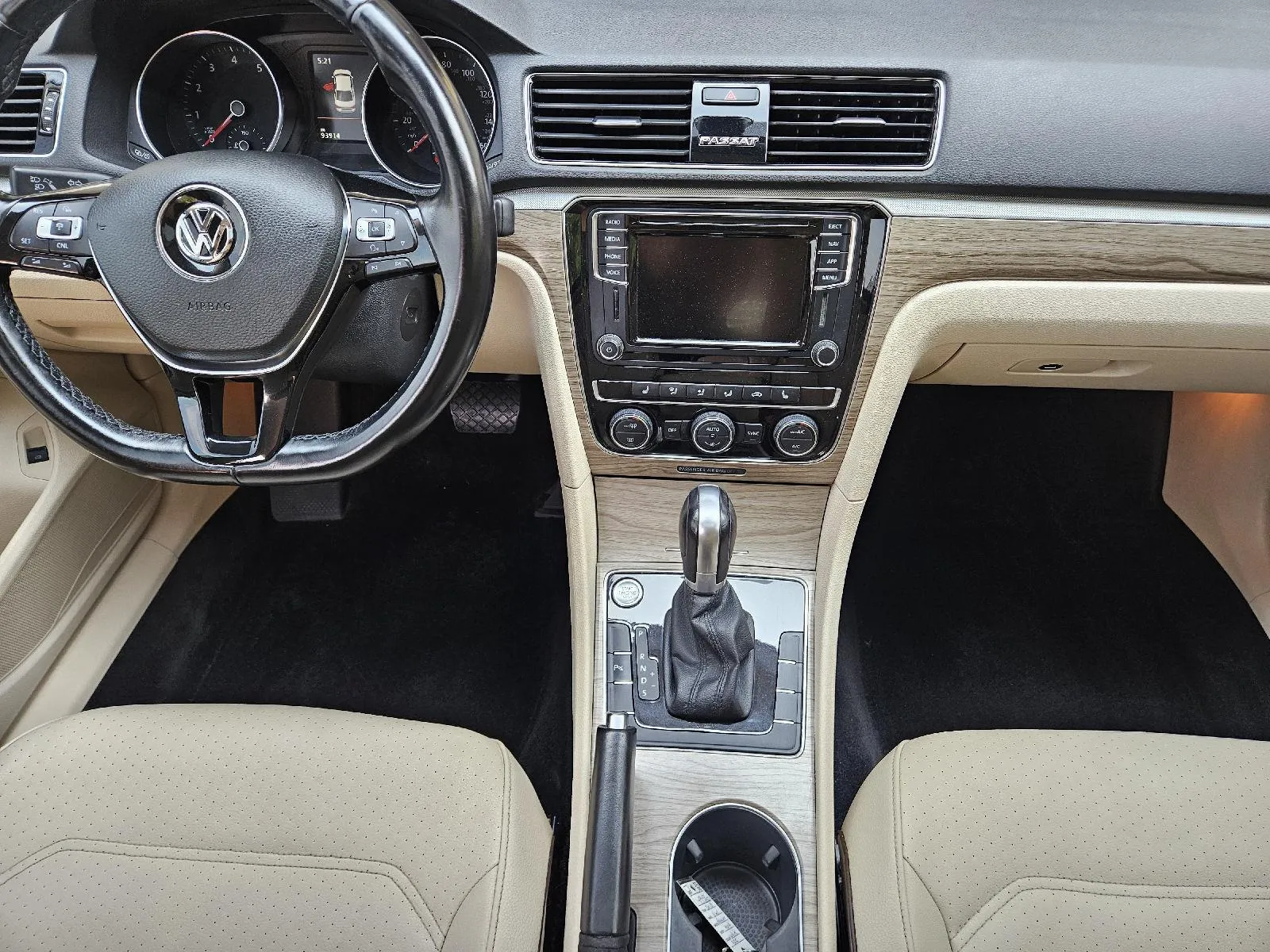 Volkswagen Passat photo 14