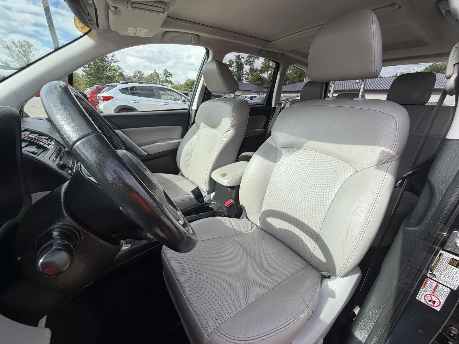 Subaru Forester photo 14