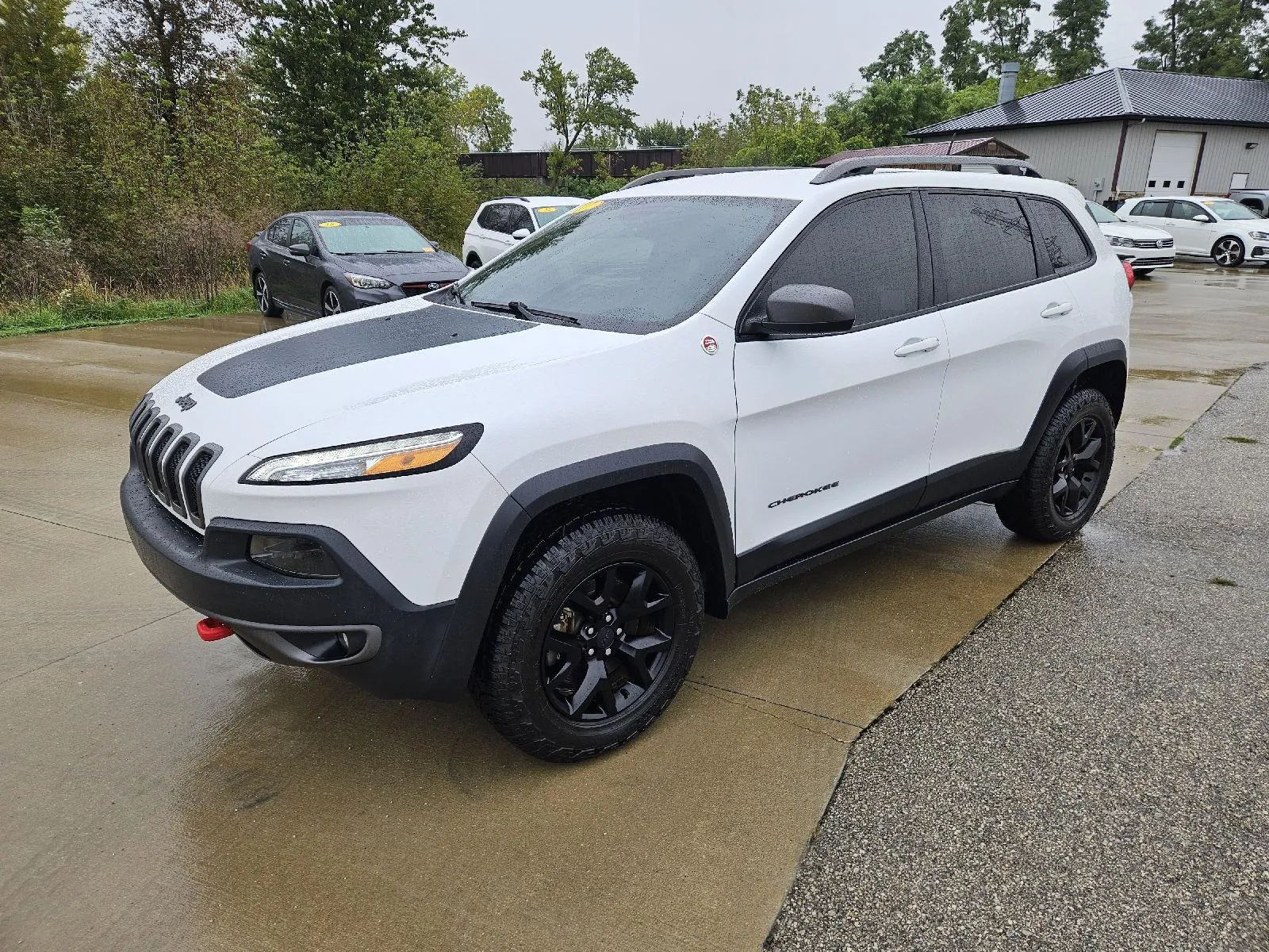 Jeep Cherokee photo 3