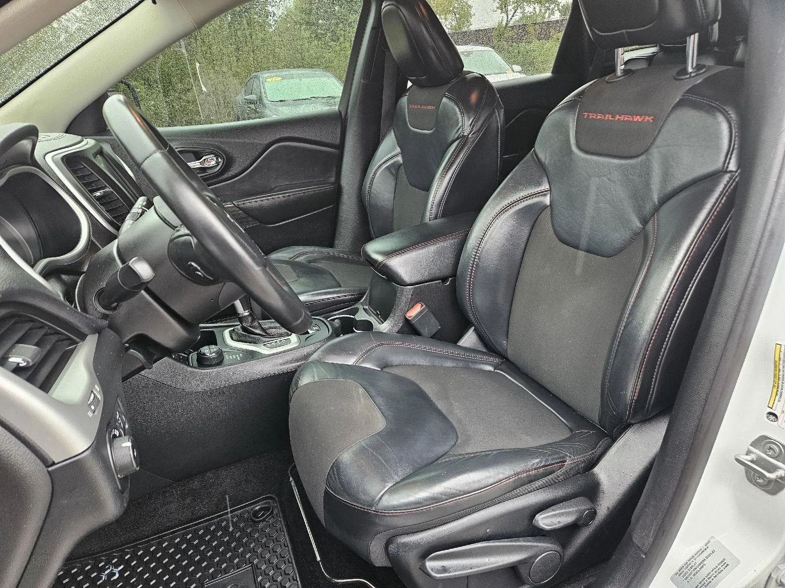 Jeep Cherokee photo 14
