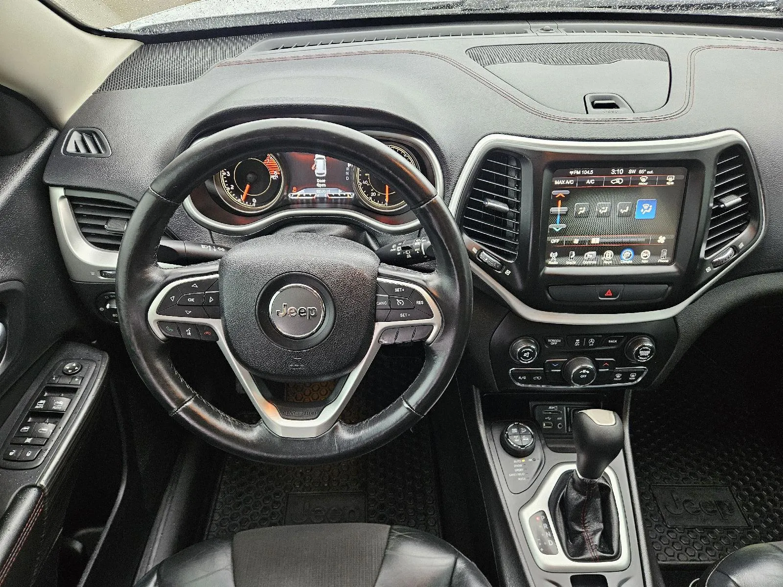 Jeep Cherokee photo 15