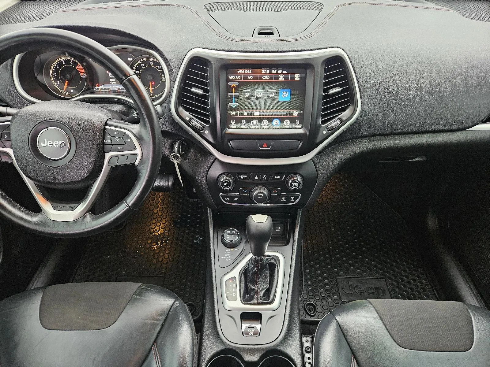 Jeep Cherokee photo 16