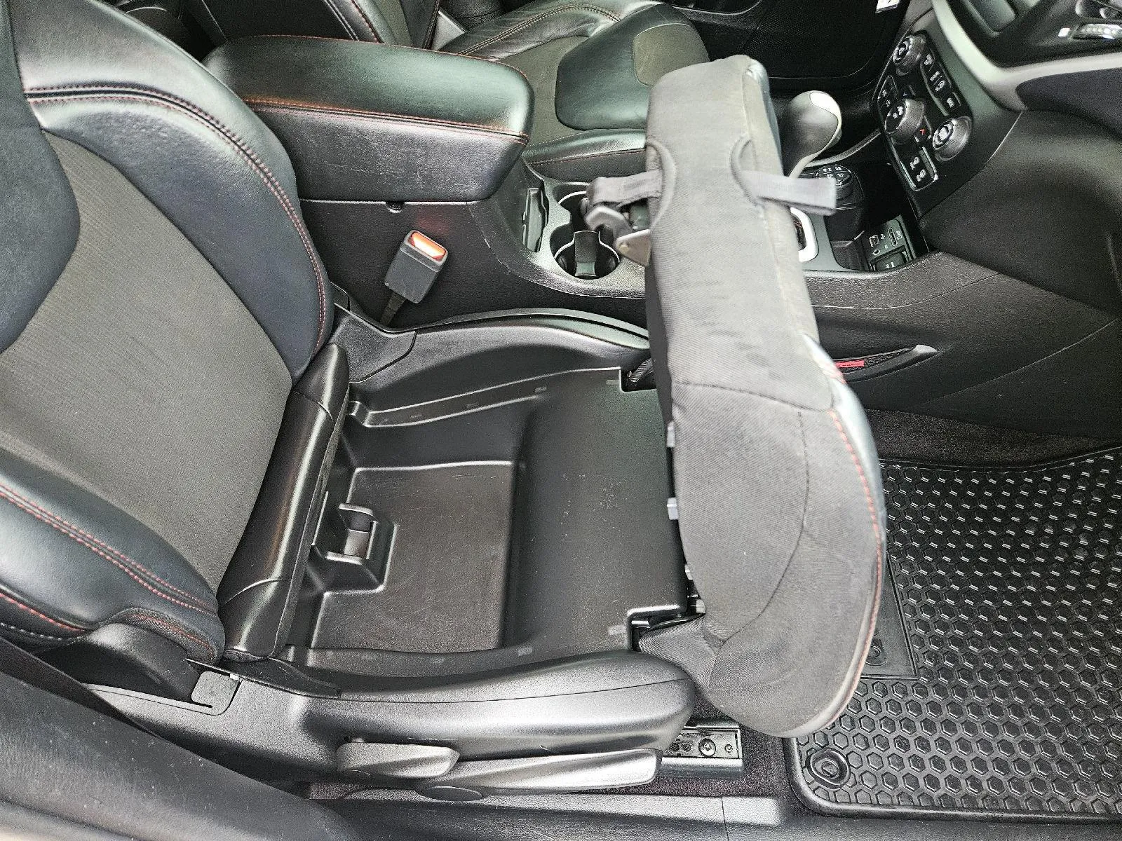 Jeep Cherokee photo 18