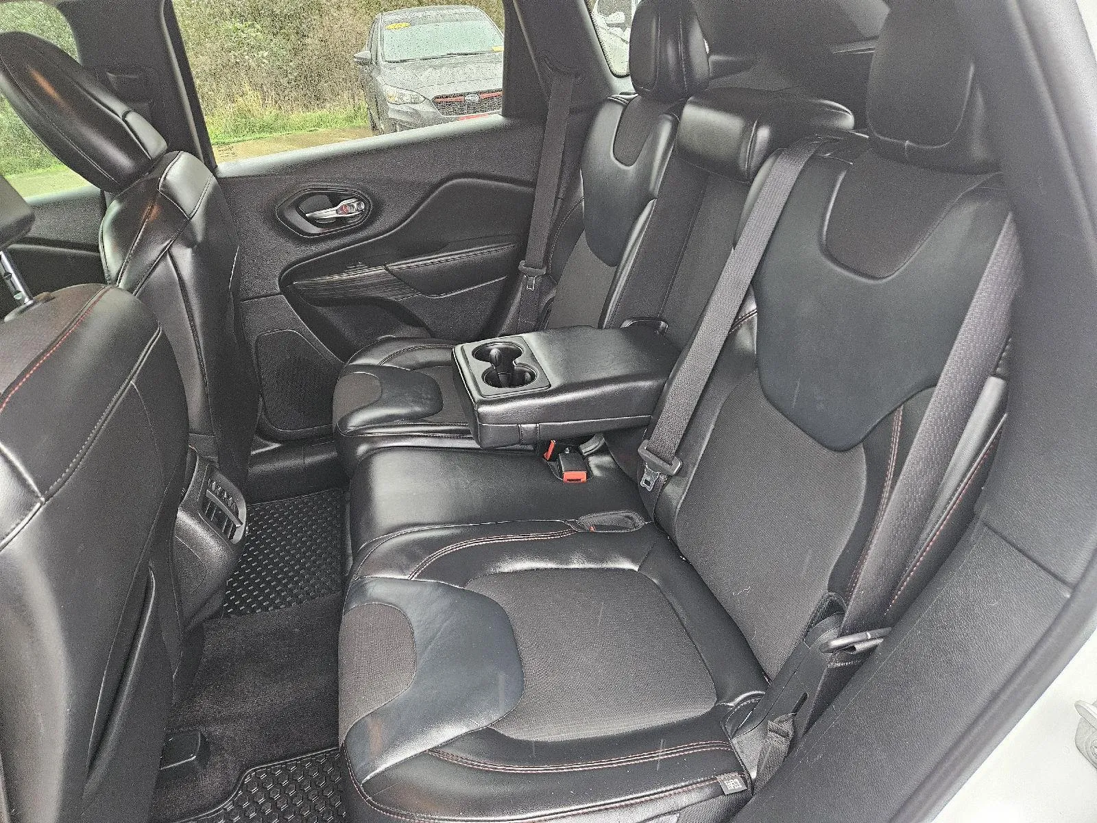 Jeep Cherokee photo 19
