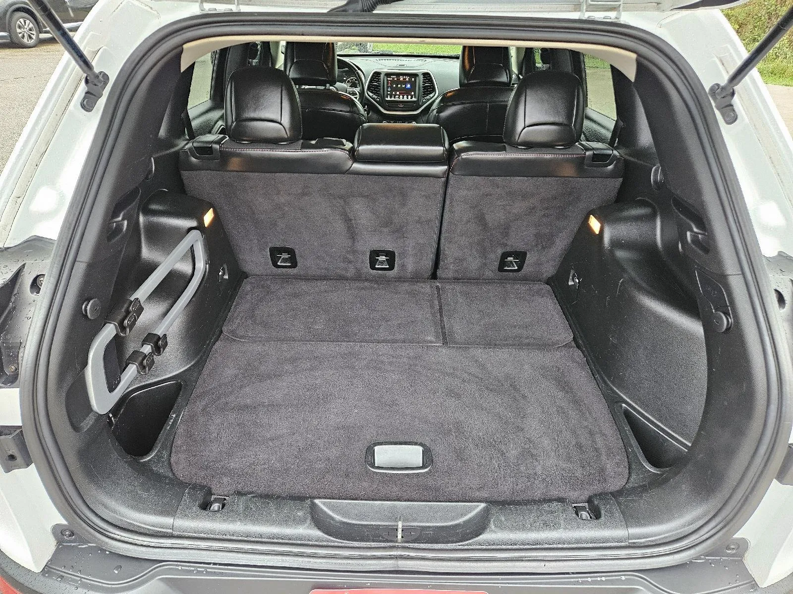 Jeep Cherokee photo 20