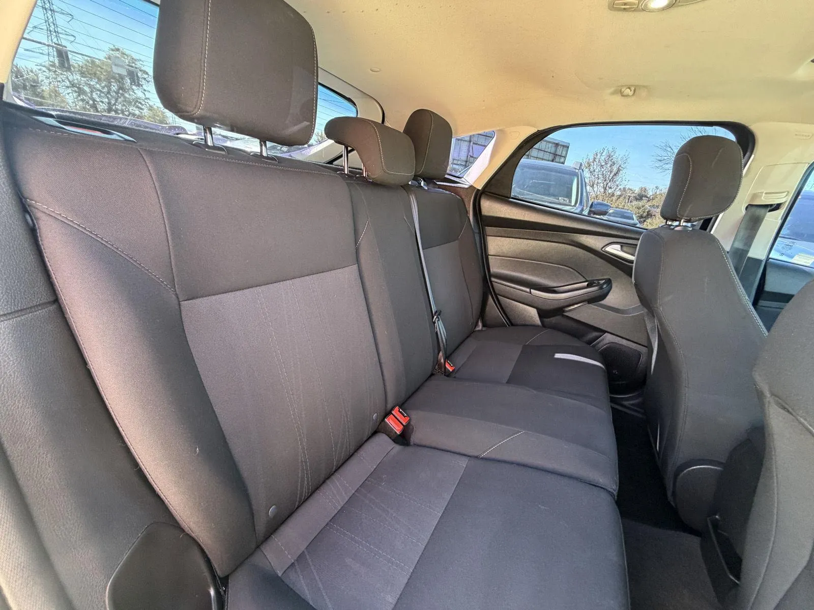 Ford Focus photo 16