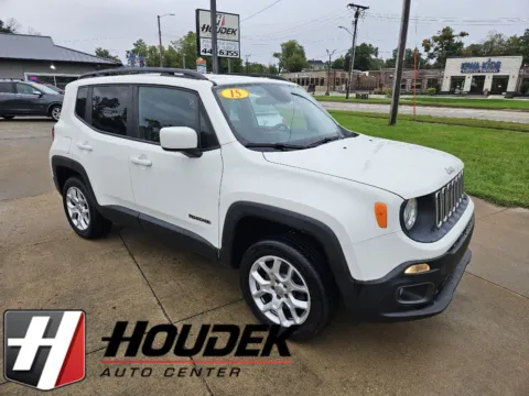 White 2015 Jeep Renegade Latitude for sale in Marion, IA