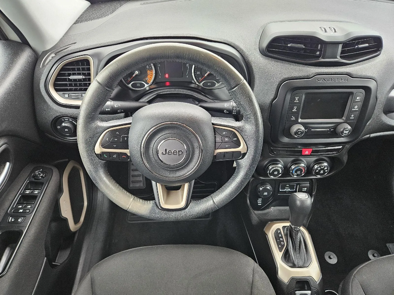 Jeep Renegade photo 14