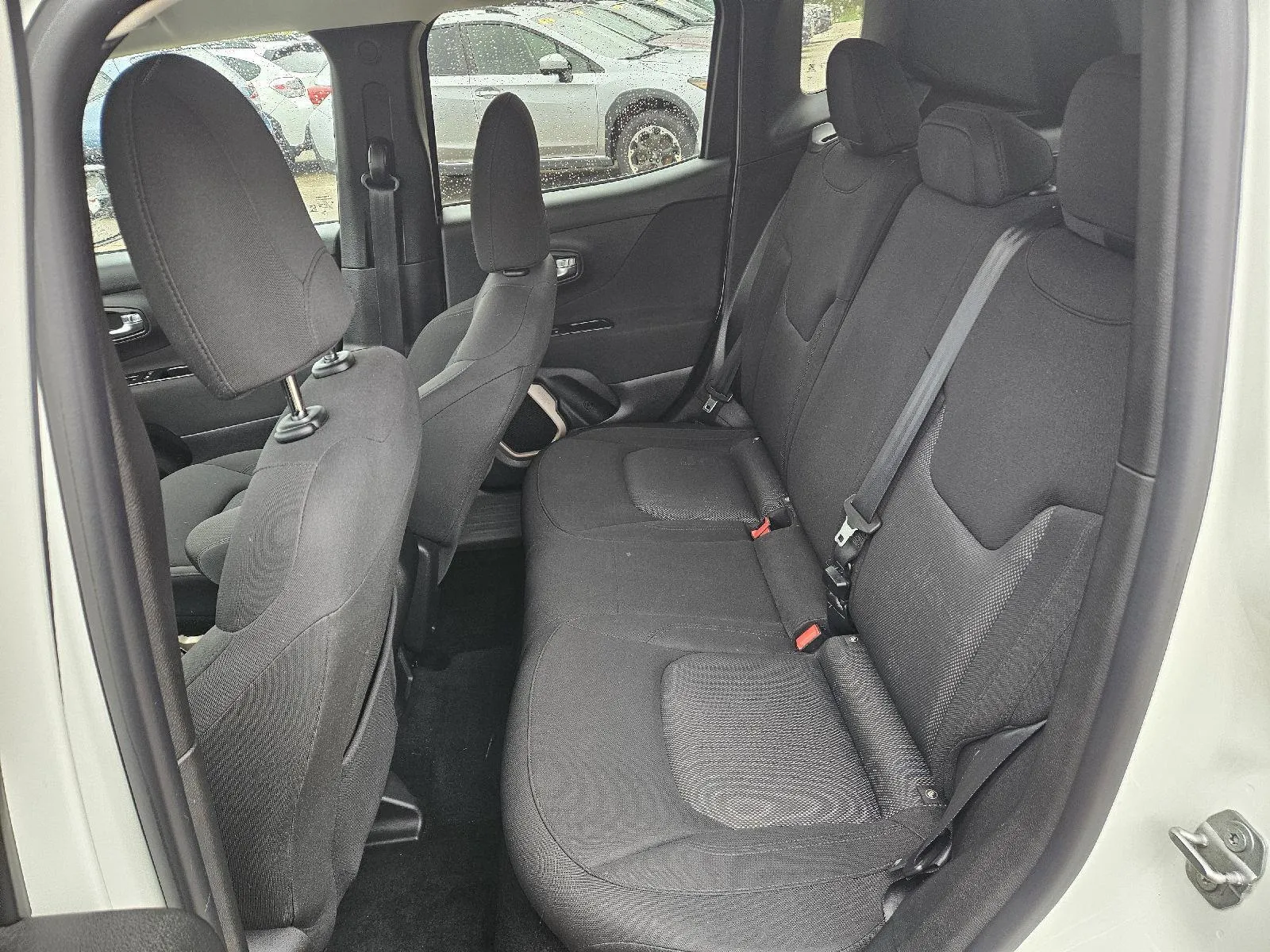 Jeep Renegade photo 17