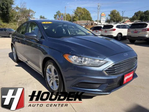 Blue 2018 Ford Fusion SE for sale in Marion, IA