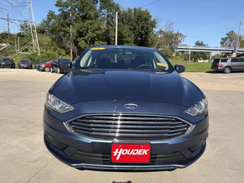 Photos of 2018 Ford Fusion SE for sale in Marion, IA at Houdek Auto Center