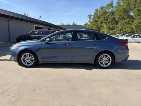 More photos of 2018 Ford Fusion SE at Houdek Auto Center, IA