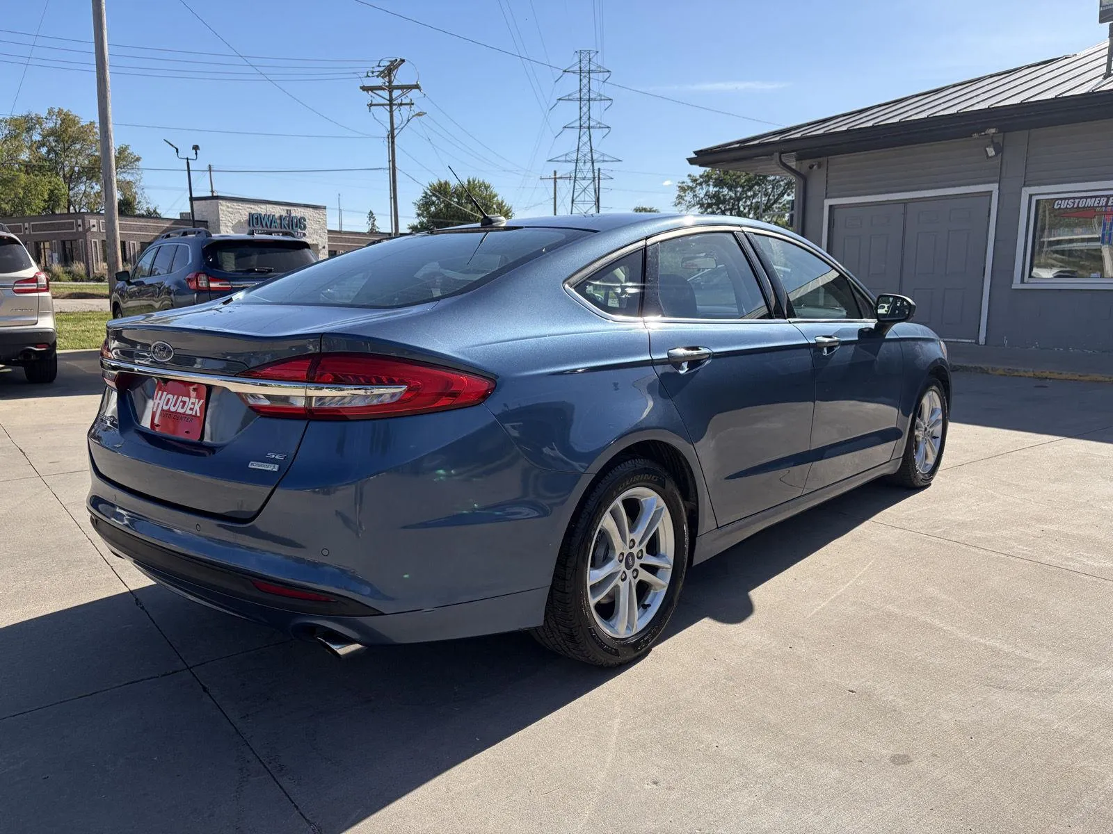 Ford Fusion photo 8