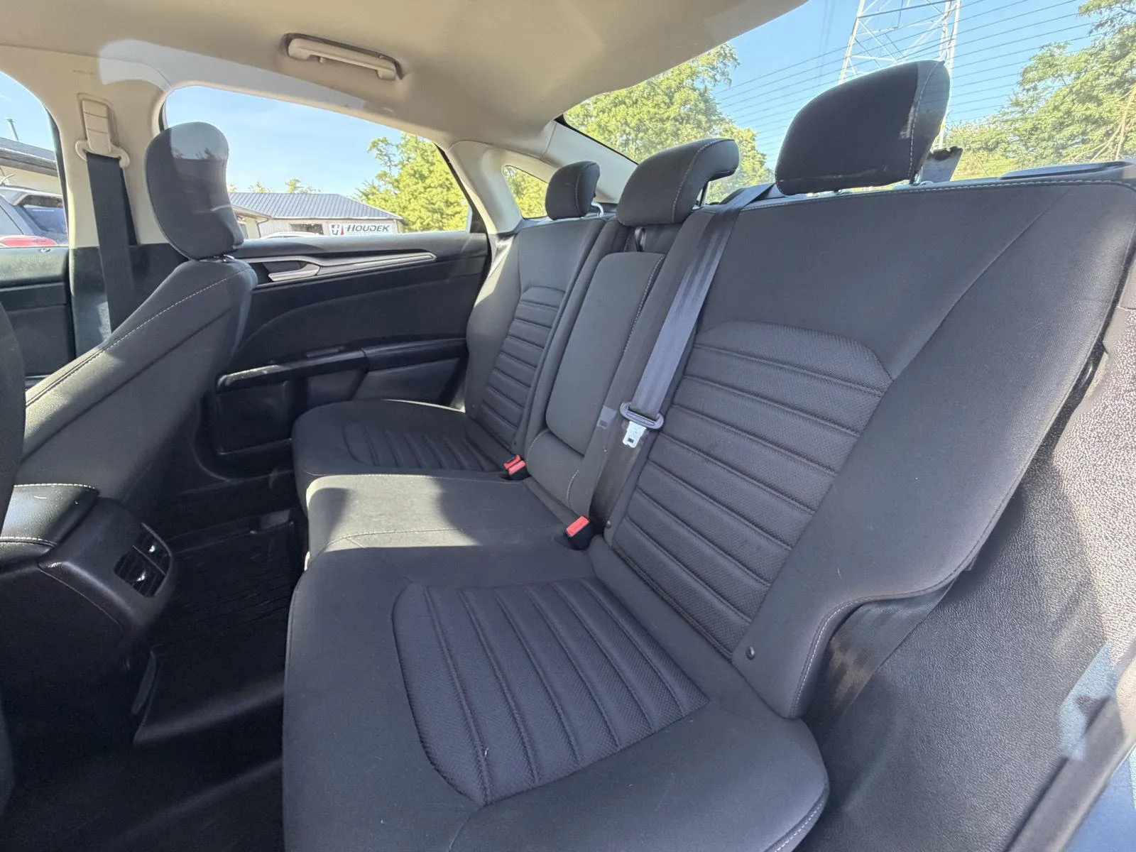 Ford Fusion photo 18