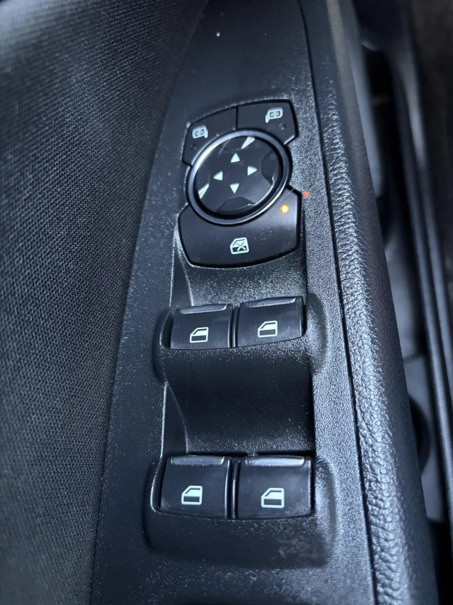 Ford Fusion photo 26
