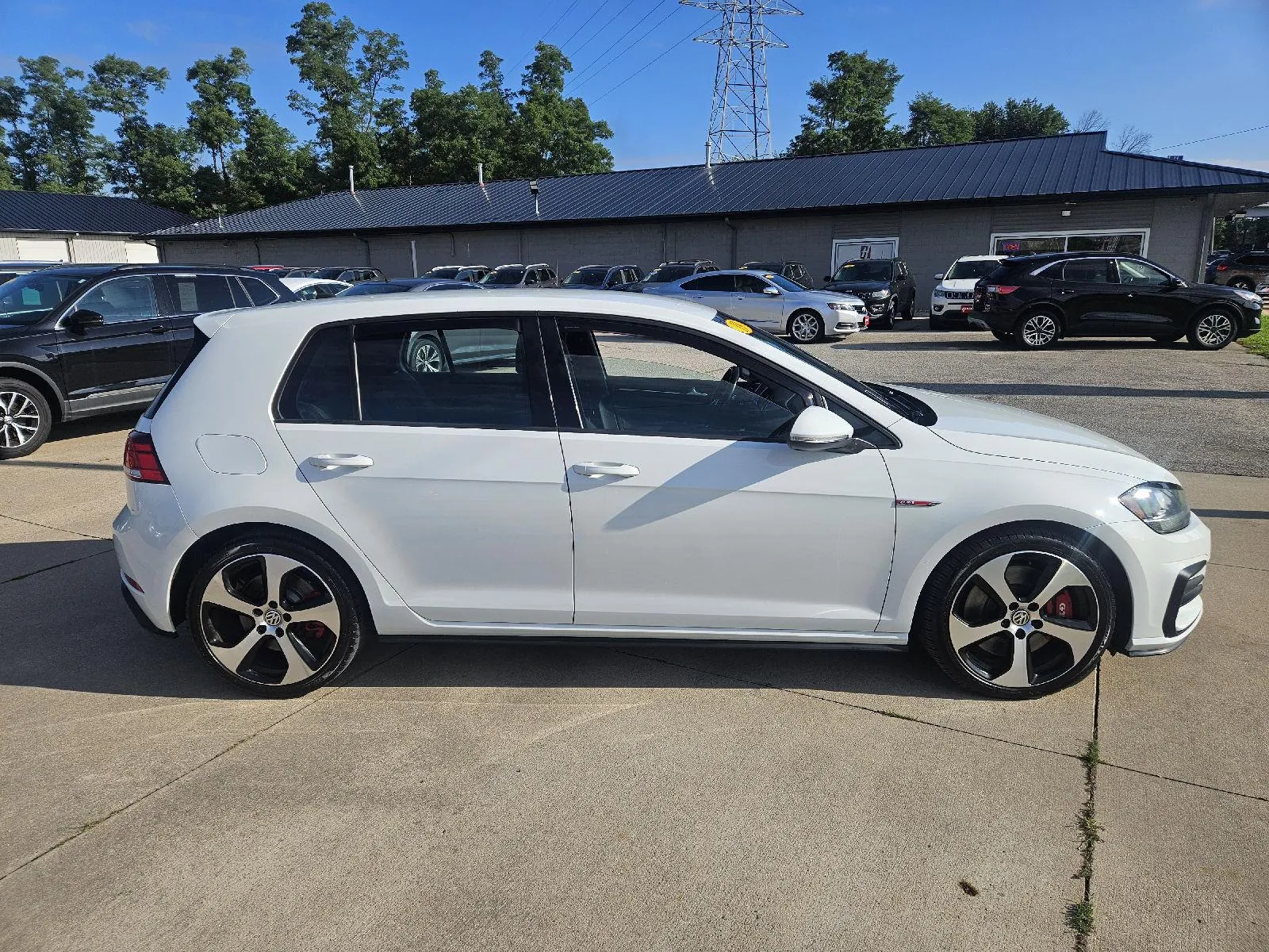 Volkswagen Golf GTI photo 3