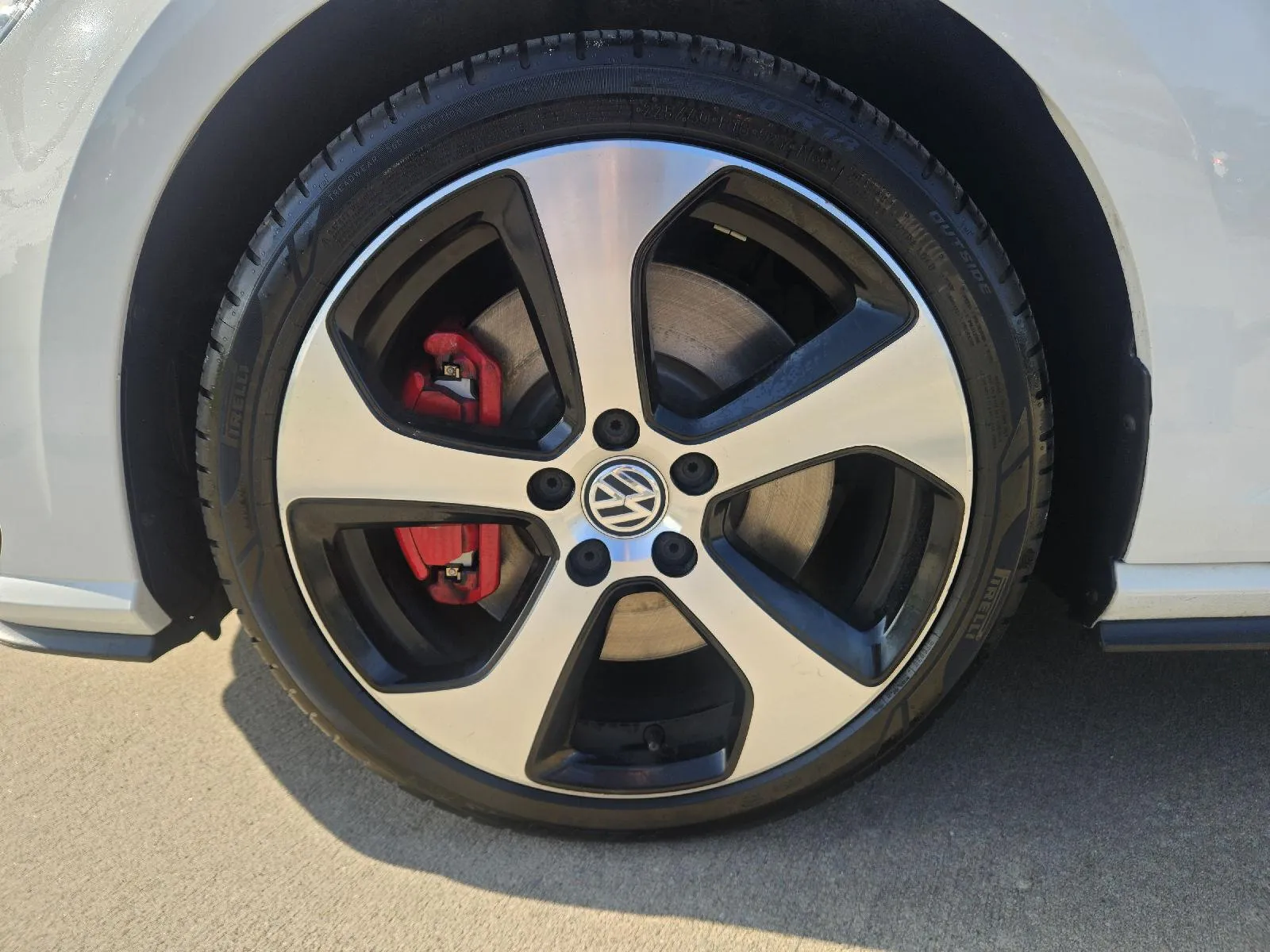 Volkswagen Golf GTI photo 7