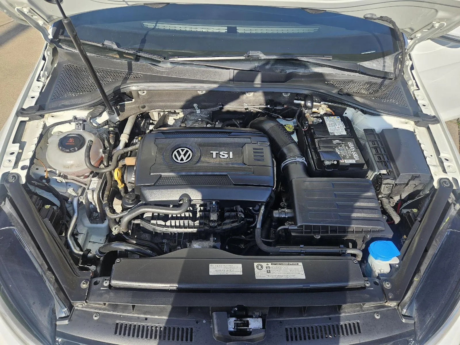 Volkswagen Golf GTI photo 9