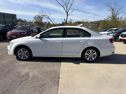 More photos of 2015 Volkswagen Jetta Sedan 1.8T SE w/Connectivity at Houdek Auto Center, IA