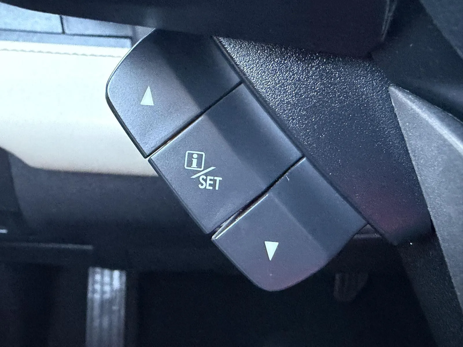 Subaru Ascent photo 28