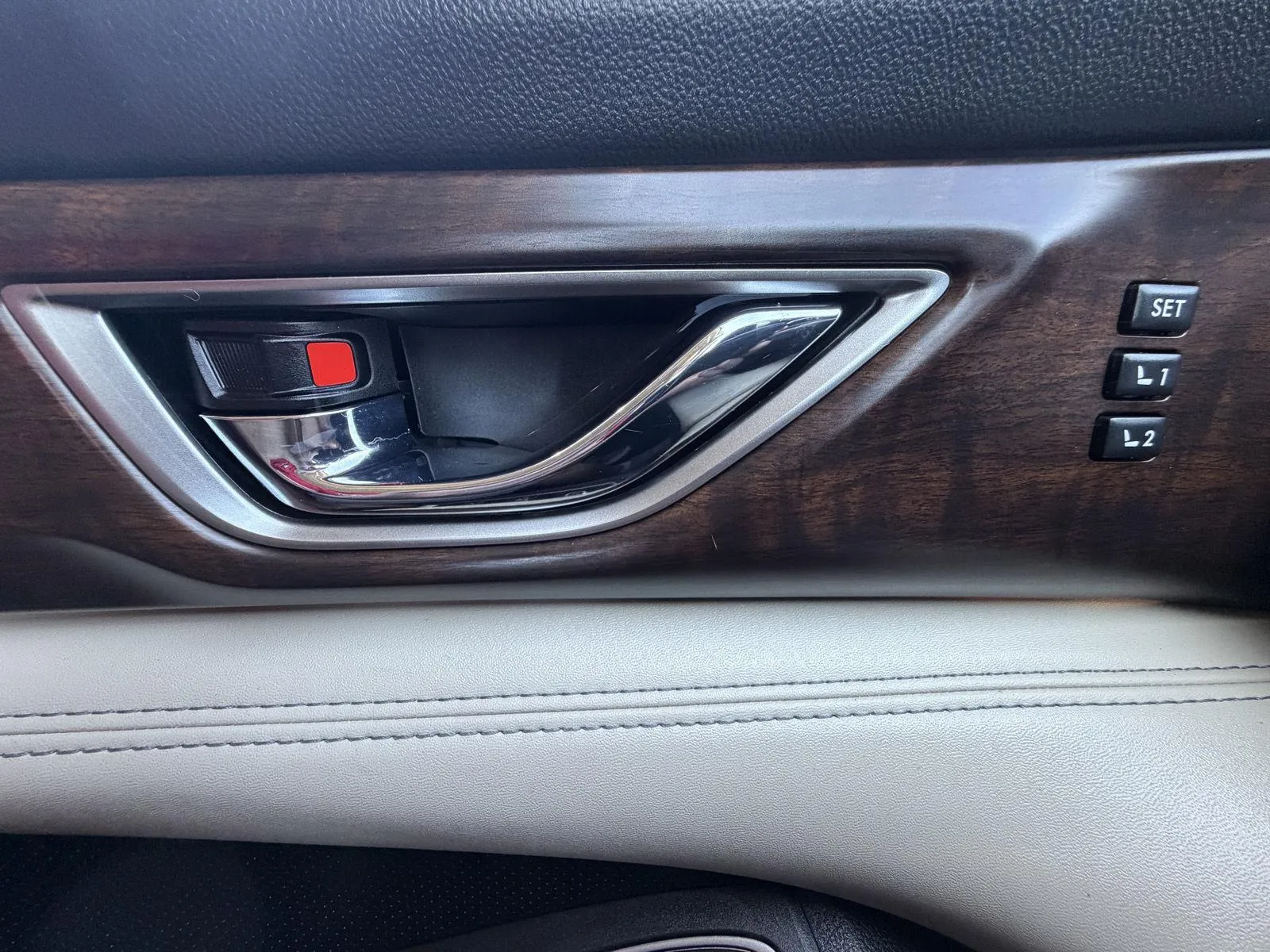 Subaru Ascent photo 31