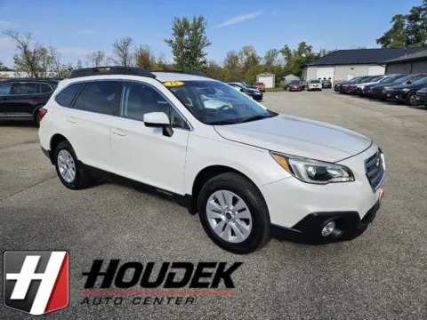 White 2015 Subaru Outback 2.5i Premium for sale in Marion, IA