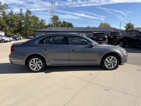 More photos of 2018 Volkswagen Passat 2.0T SE at Houdek Auto Center, IA