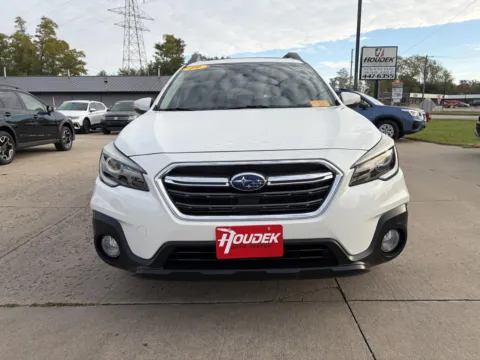 White 2019 Subaru Outback Limited for sale in Marion, IA