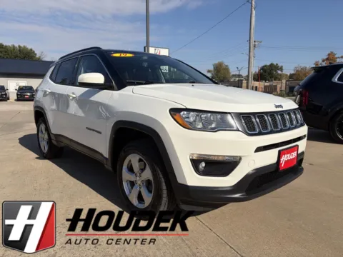 White 2019 Jeep Compass Latitude for sale in Marion, IA