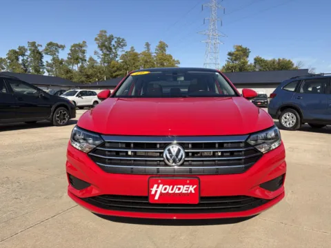 Photos of 2019 Volkswagen Jetta SE for sale in Marion, IA at Houdek Auto Center
