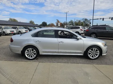 More photos of 2017 Volkswagen Passat 1.8T SE w/Technology at Houdek Auto Center, IA