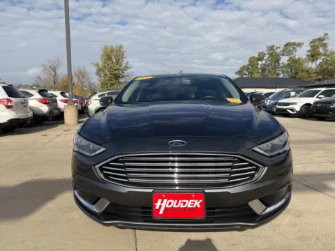 Photos of 2018 Ford Fusion SE for sale in Marion, IA at Houdek Auto Center
