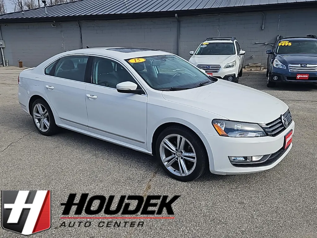 2015 Volkswagen Passat 1.8T SE w/Sunroof & Nav for sale in Marion, IA
