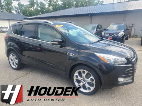 White 2015 Ford Escape Titanium for sale in Marion, IA