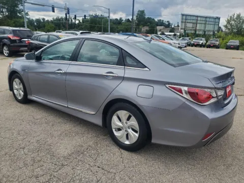 More photos of 2015 Hyundai Sonata Hybrid at Houdek Auto Center, IA