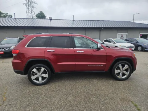 More photos of 2014 Jeep Grand Cherokee Limited at Houdek Auto Center, IA