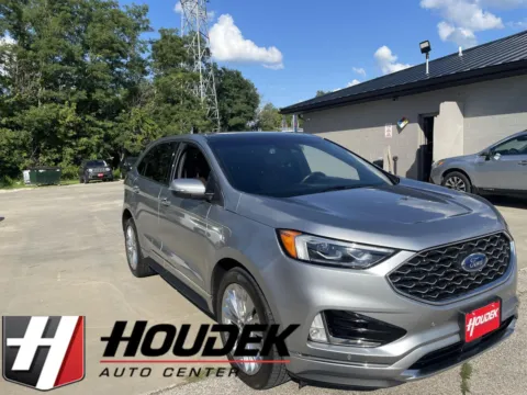 Silver 2020 Ford Edge Titanium for sale in Marion, IA