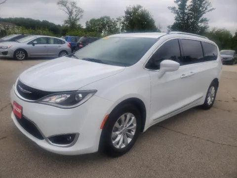 Another view of 2018 Chrysler Pacifica Touring L for sale in Marion, IA at Houdek Auto Center