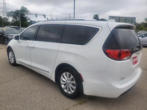 More photos of 2018 Chrysler Pacifica Touring L at Houdek Auto Center, IA
