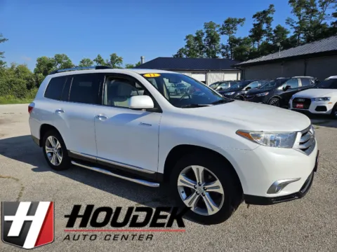 White 2011 Toyota Highlander Limited for sale in Marion, IA