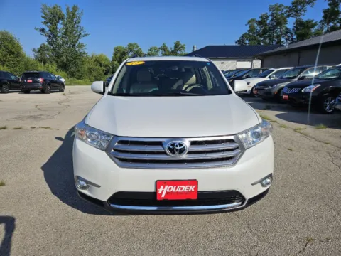 Photos of 2011 Toyota Highlander Limited for sale in Marion, IA at Houdek Auto Center