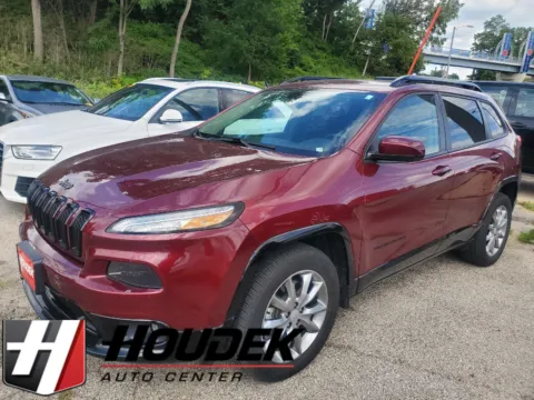 Red 2018 Jeep Cherokee Latitude Tech Connect for sale in Marion, IA