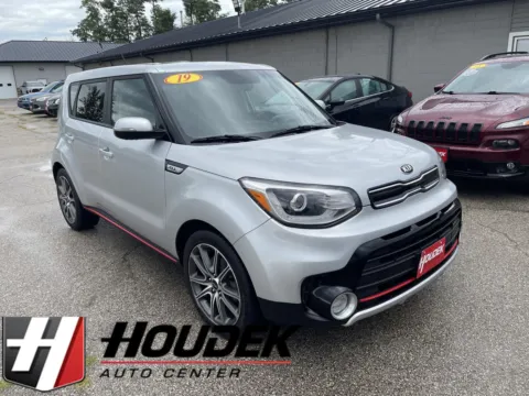 Silver 2019 Kia Soul ! for sale in Marion, IA