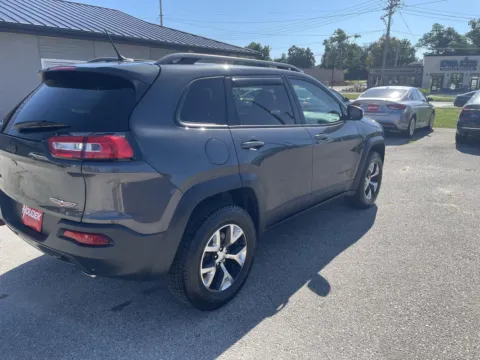More photos of 2015 Jeep Cherokee Trailhawk at Houdek Auto Center, IA