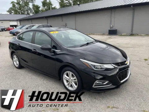Black 2018 Chevrolet Cruze LT for sale in Marion, IA