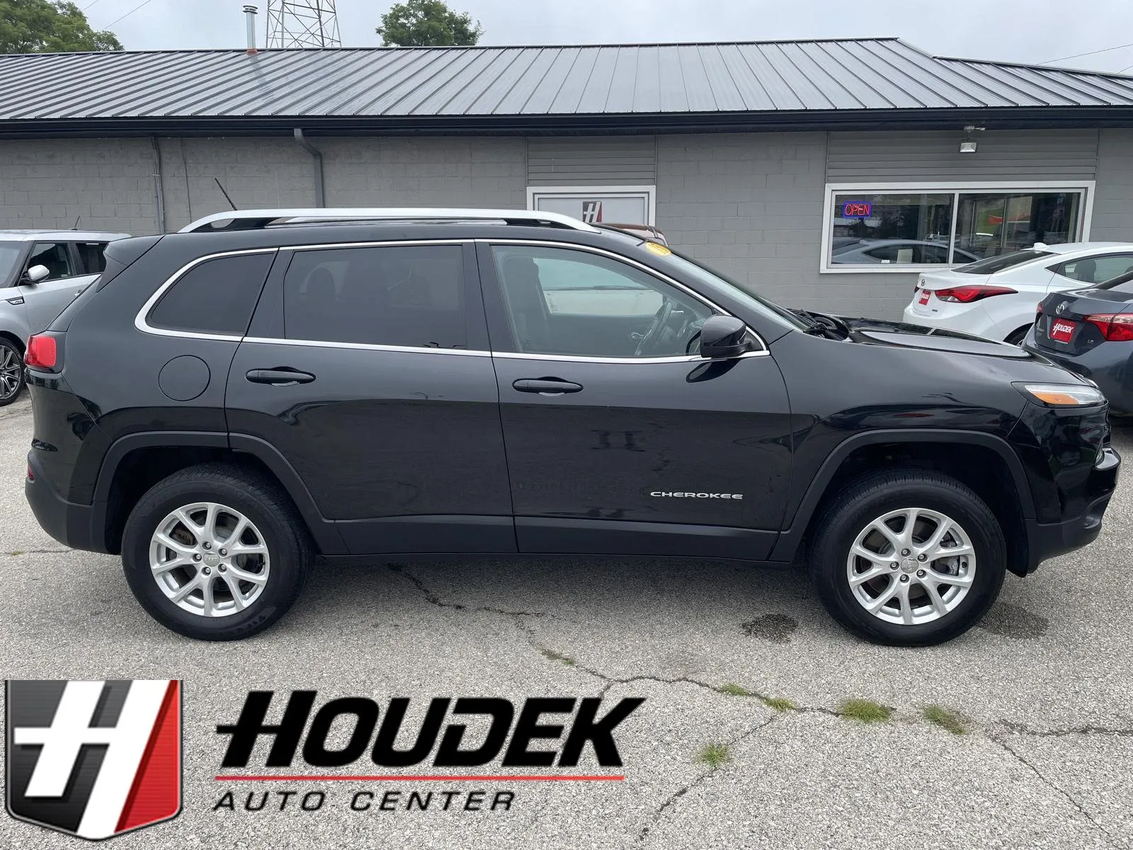 Black 2015 Jeep Cherokee Latitude for sale in Marion, IA