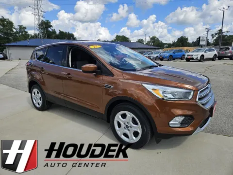 Red 2017 Ford Escape SE for sale in Marion, IA