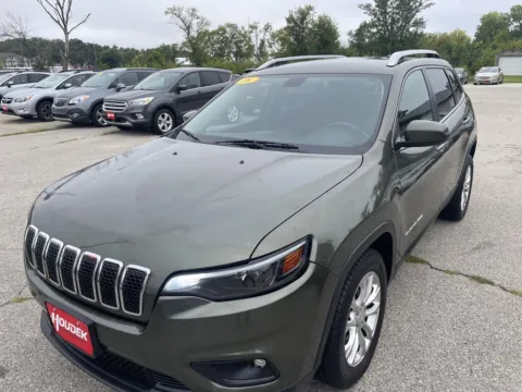 More photos of 2019 Jeep Cherokee Latitude at Houdek Auto Center, IA